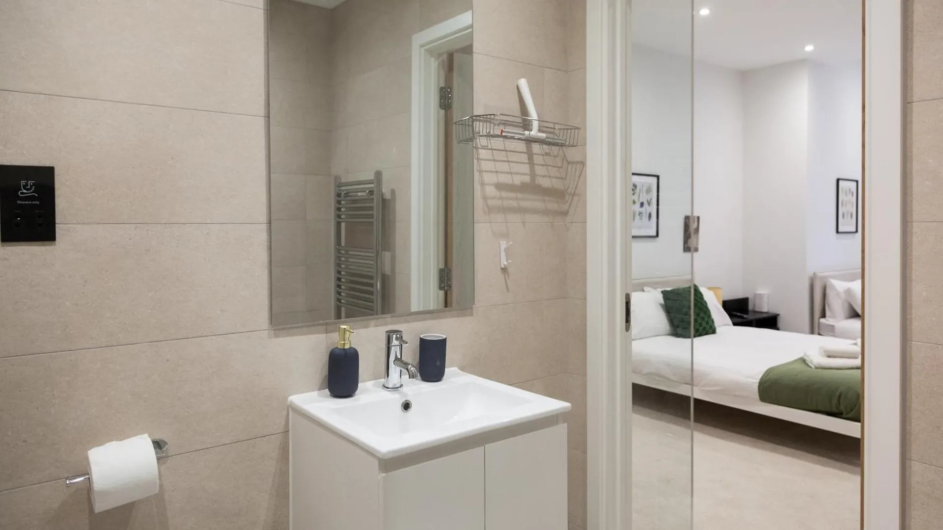 Grand Central Flat - Perfect For Families - Contractors - Professionals - Long Stay Rates Available Leeds
