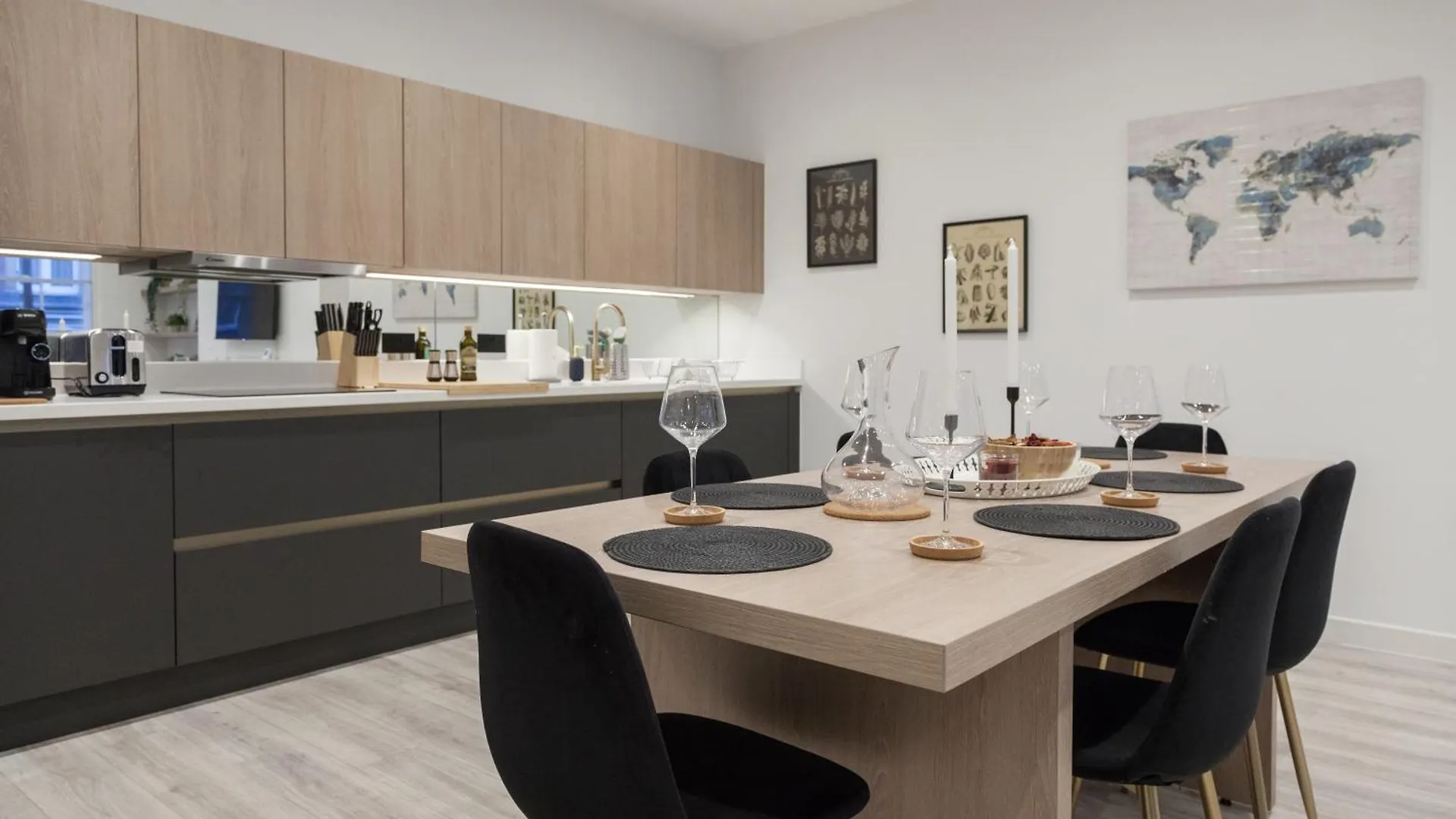 Grand Central Flat - Perfect For Families - Contractors - Professionals - Long Stay Rates Available Leeds  0*, Leeds (West Yorkshire) Wielka Brytania