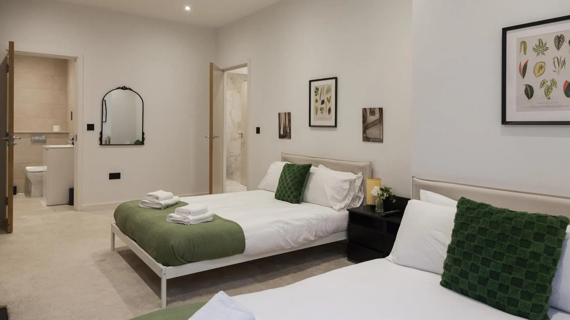 Grand Central Flat - Perfect For Families - Contractors - Professionals - Long Stay Rates Available Leeds  0*, Leeds (West Yorkshire) Wielka Brytania