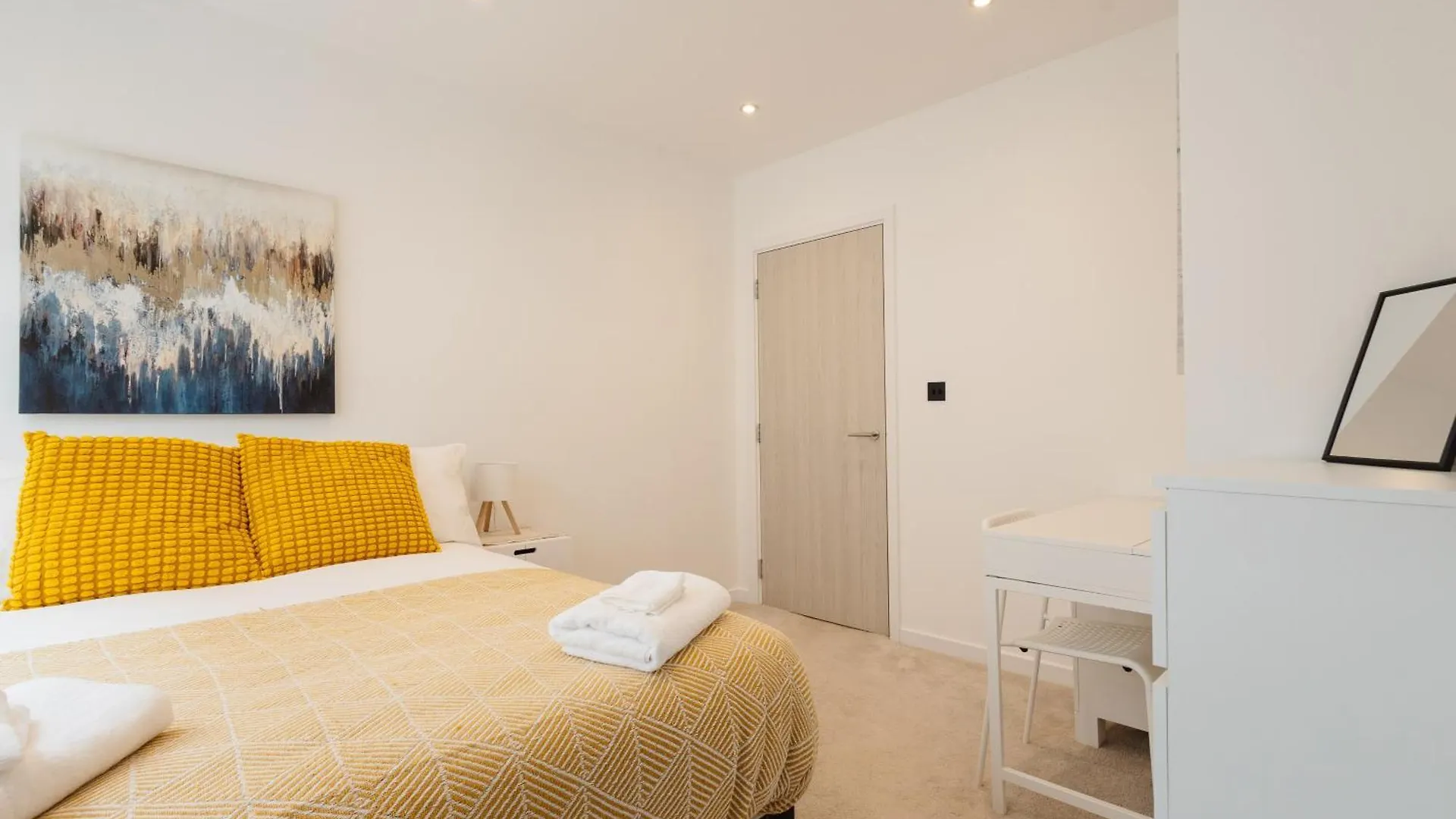 Apartament Grand Central Flat - Perfect For Families - Contractors - Professionals - Long Stay Rates Available Leeds  Wielka Brytania