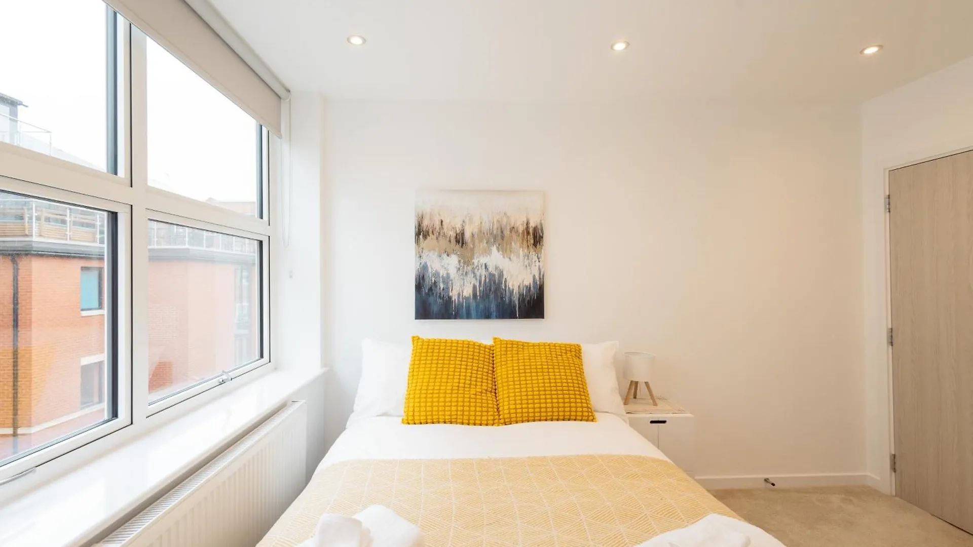 Grand Central Flat - Perfect For Families - Contractors - Professionals - Long Stay Rates Available Leeds